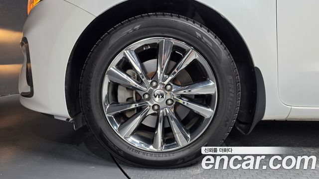 Kia Canival 2020 — photo 5