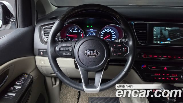 Kia Canival 2020 — photo 19