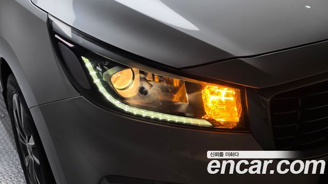 Kia Canival 2020 — photo 8