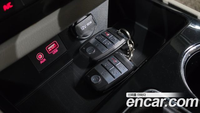 Kia Canival 2020 — photo 27