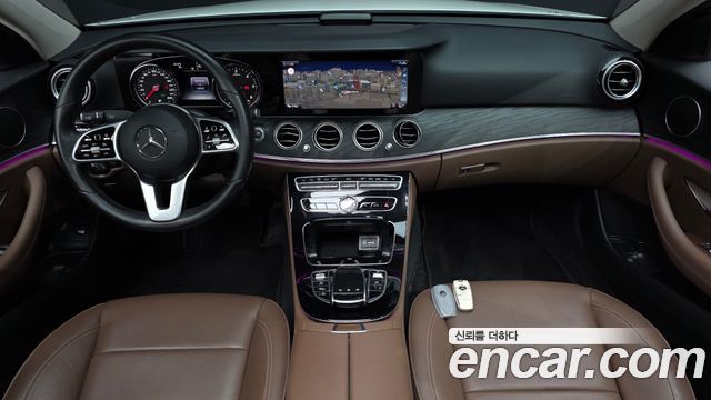 Mercedes-Benz E-Class 2020 — photo 10