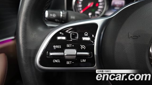 Mercedes-Benz E-Class 2020 — photo 32