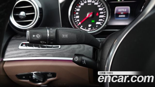 Mercedes-Benz E-Class 2020 — photo 33