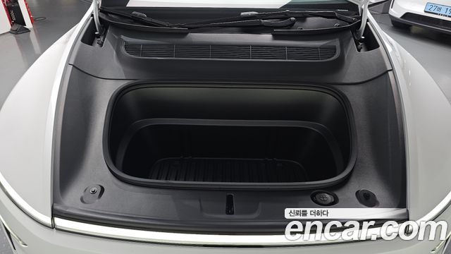 Tesla Model Y 2027 — photo 6