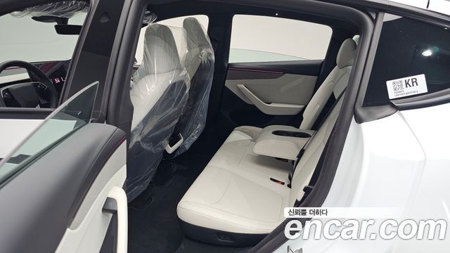 Tesla Model Y 2027 — photo 18