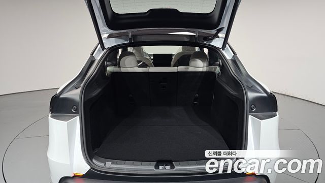 Tesla Model Y 2027 — photo 26