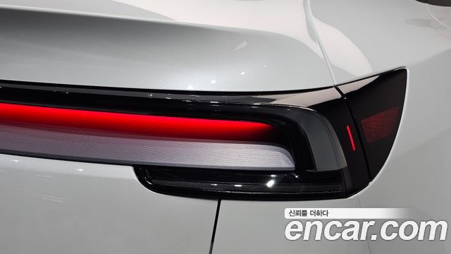 Tesla Model Y 2027 — photo 9
