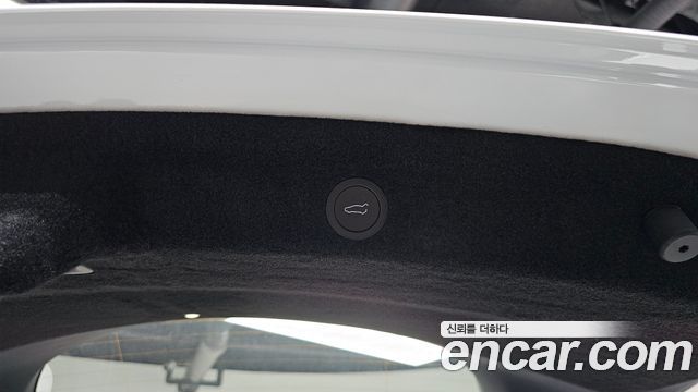 Tesla Model Y 2027 — photo 27