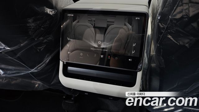 Tesla Model Y 2027 — photo 28