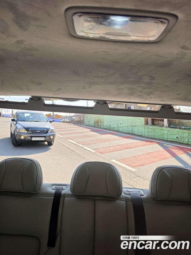 Hyundai Staria 2025 — photo 15