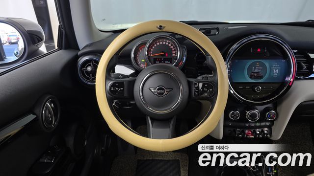 Mini Cooper 2022 — photo 19