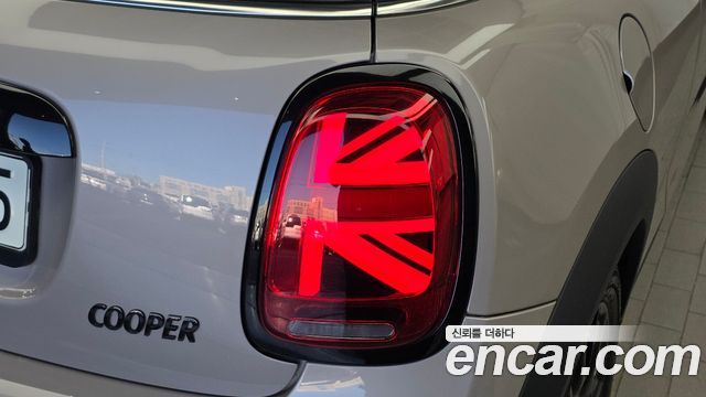 Mini Cooper 2022 — photo 9