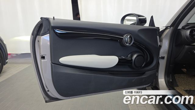 Mini Cooper 2022 — photo 14