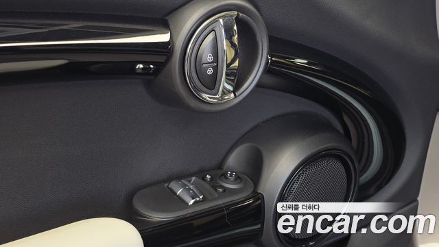 Mini Cooper 2022 — photo 33