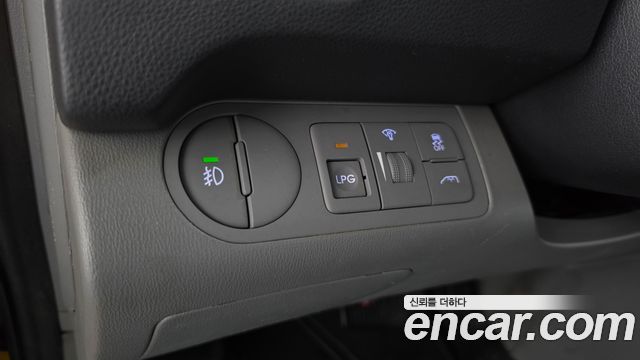 Hyundai Starex 2020 — photo 27