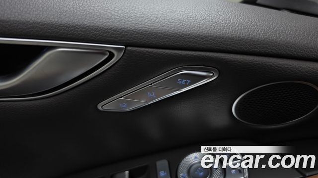 Genesis G80 2022 — photo 23