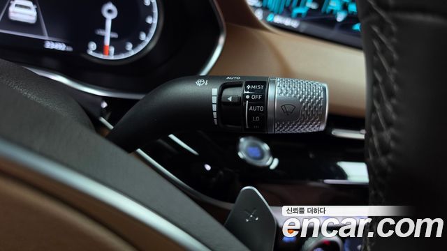 Genesis G80 2022 — photo 28