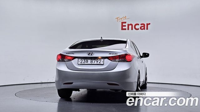 Hyundai AVANTE 2012 — photo 4