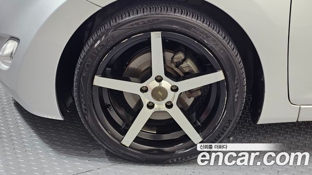 Hyundai AVANTE 2012 — photo 5