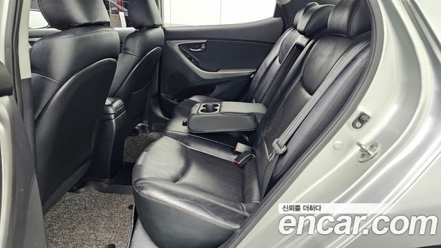 Hyundai AVANTE 2012 — photo 18