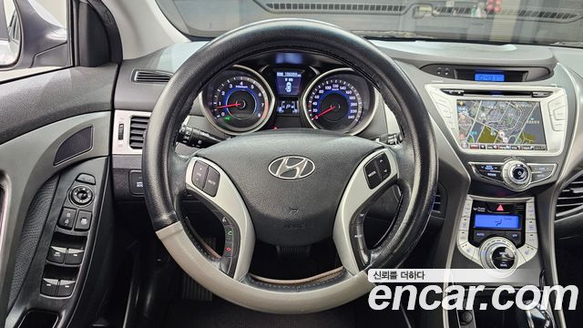 Hyundai AVANTE 2012 — photo 19