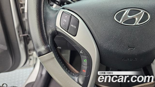 Hyundai AVANTE 2012 — photo 24