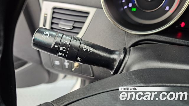 Hyundai AVANTE 2012 — photo 25