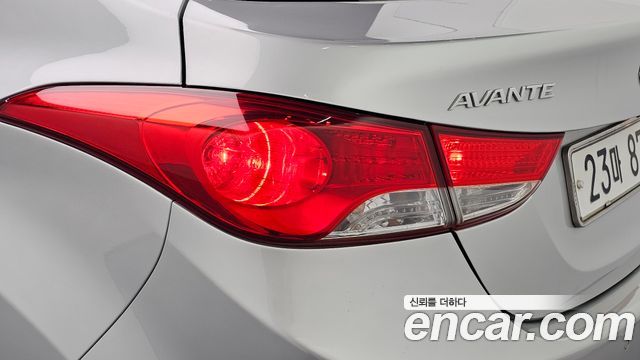 Hyundai AVANTE 2012 — photo 9