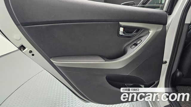 Hyundai AVANTE 2012 — photo 15
