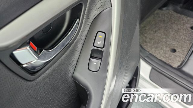 Hyundai AVANTE 2012 — photo 27