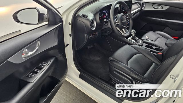Kia K3 2023 — photo 10
