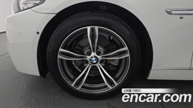 BMW 5-Series 2015 — photo 5