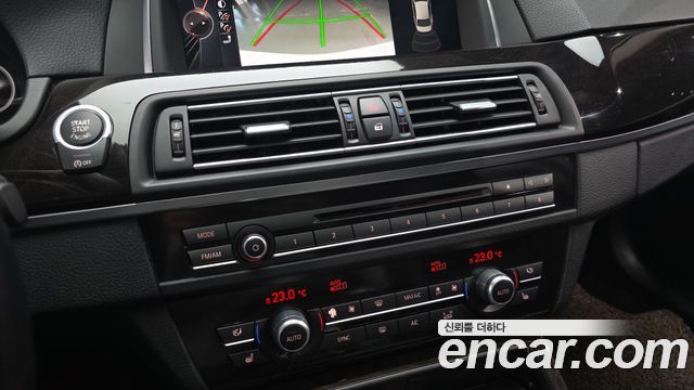 BMW 5-Series 2015 — photo 17