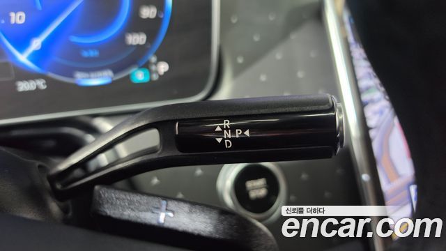Mercedes-Benz EQE 2023 — photo 12