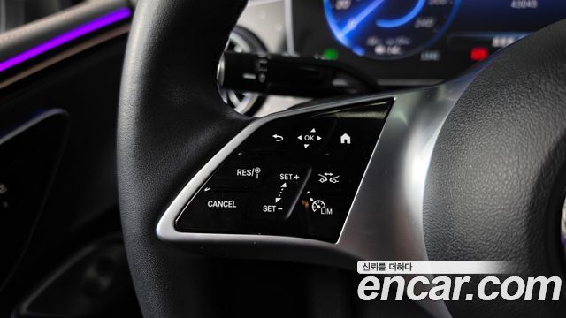 Mercedes-Benz EQE 2023 — photo 22