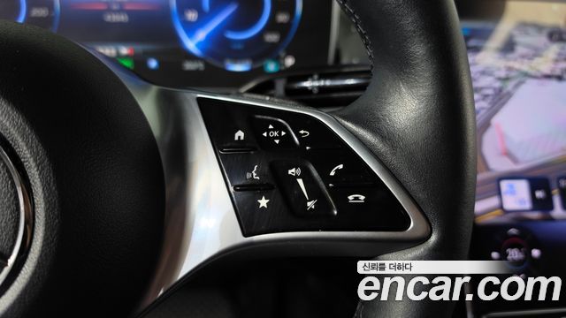Mercedes-Benz EQE 2023 — photo 23