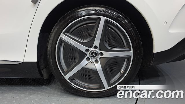 Mercedes-Benz EQE 2023 — photo 7