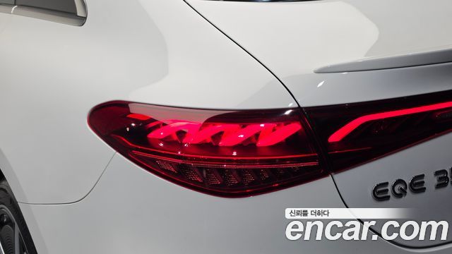 Mercedes-Benz EQE 2023 — photo 9