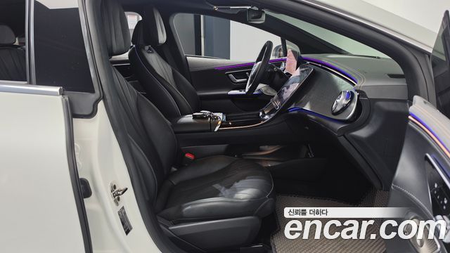 Mercedes-Benz EQE 2023 — photo 16