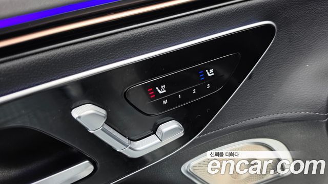 Mercedes-Benz EQE 2023 — photo 31