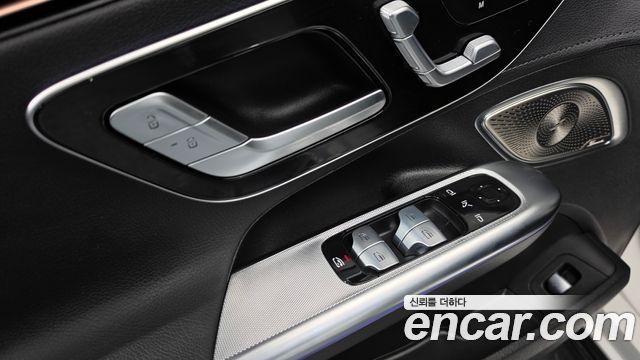 Mercedes-Benz EQE 2023 — photo 37