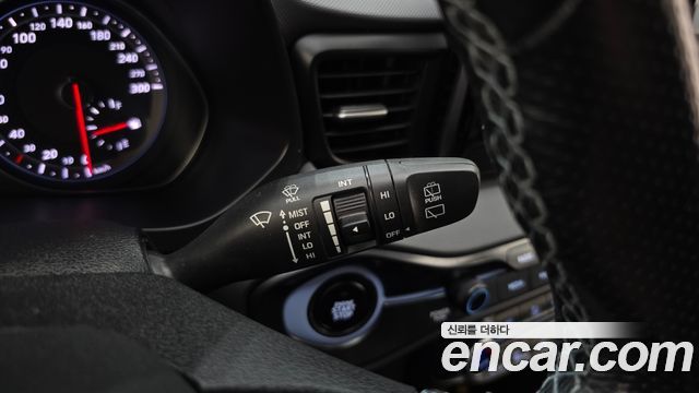 Hyundai Veloster 2020 — photo 25