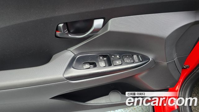Hyundai Veloster 2020 — photo 26