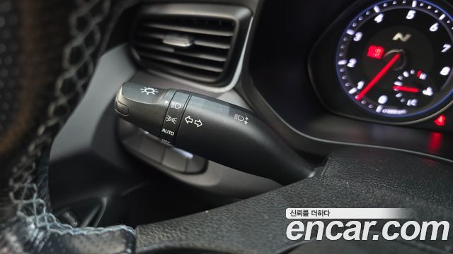 Hyundai Veloster 2020 — photo 27