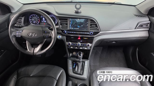 Hyundai AVANTE 2019 — photo 10