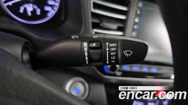 Hyundai AVANTE 2019 — photo 24