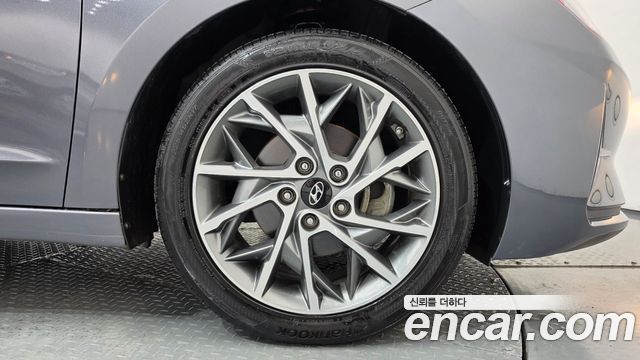 Hyundai AVANTE 2019 — photo 7