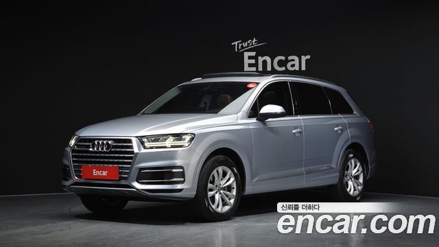 Audi Q7 2019 — photo 1