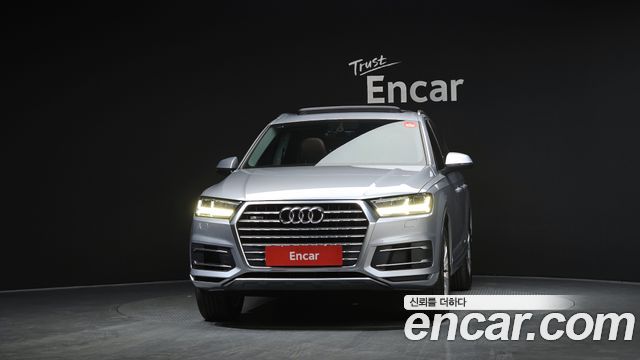 Audi Q7 2019 — photo 3