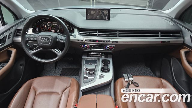 Audi Q7 2019 — photo 10